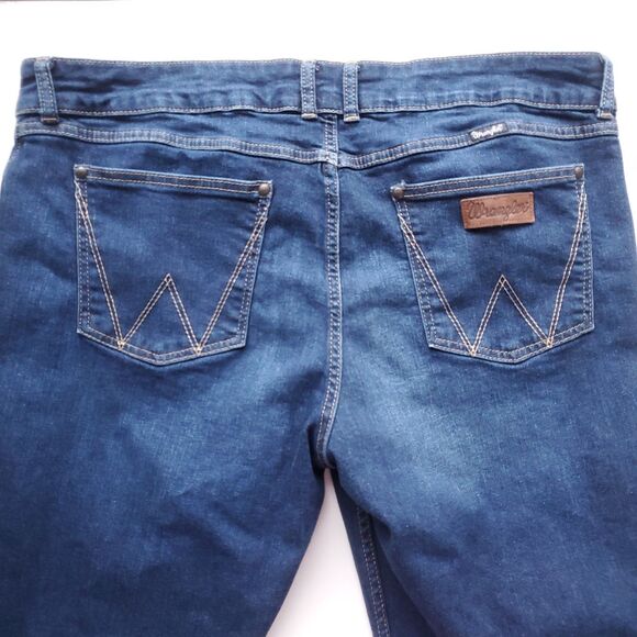 Wrangler Boot Cut Jeans Mens 40 x 32 (35x34 Tag) Blue Denim Western Workwear - Picture 3 of 10